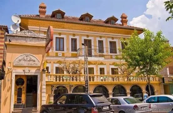 Tirane, jepet me qera apartament 1+1 Kati 6, 59 m² 600 € (Rruga Frotuzi, prapa Villa Tafaj)