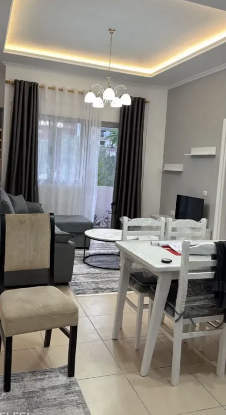Tirane, jepet me qera apartament 1+1 Kati 2, 60 m² 500 € (KOPSHTI BOTANIK)