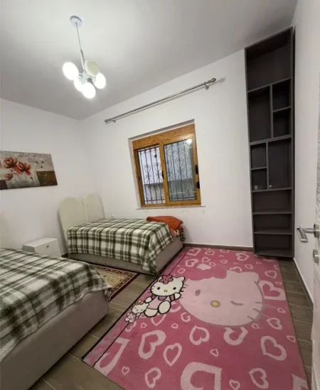 Tirane, jepet me qera shtepi 2+1 Kati 3, 99 m² 500 € (Siri Kodra)