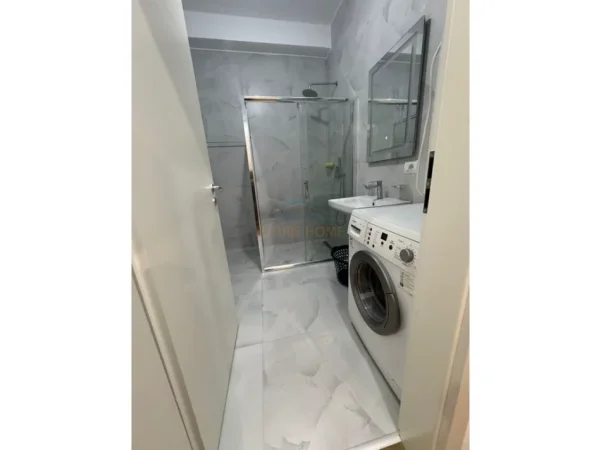 Tirane, jepet me qera apartament 2+1 Kati 4, 75 m² 500 € (Ali Demi)