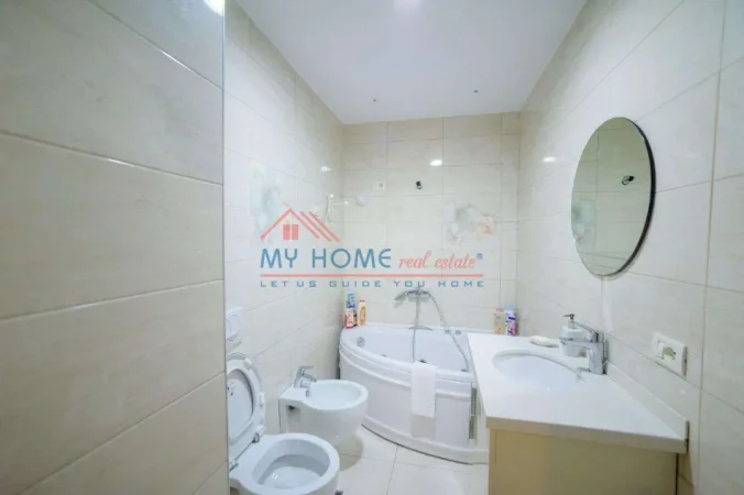 Tirane, jepet me qera apartament 2+1+Ballkon Kati 5, 105 m² 900 € (Rruga Vllazen Huta)
