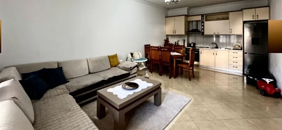 Tirane, jepet me qera apartament 2+1 Kati 2, 115 m² 450 € (Fresku)