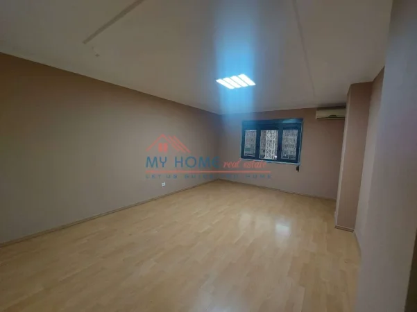 Tirane, jepet me qera zyre Kati 2, 160 m² 1.200 € (Qender)