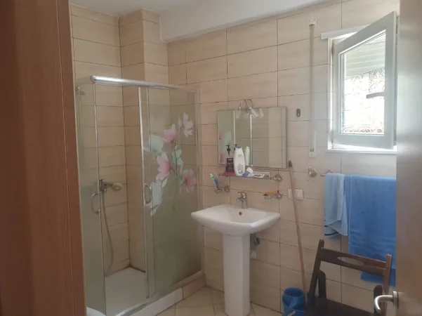 Tirane, jepet me qera apartament 1+1+Ballkon Kati 6, 70 m² 650 € 