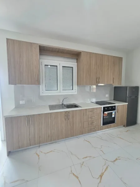 Durres, jepet me qera apartament 2+1+Aneks+Ballkon Kati 3, 100 m² 350 € 