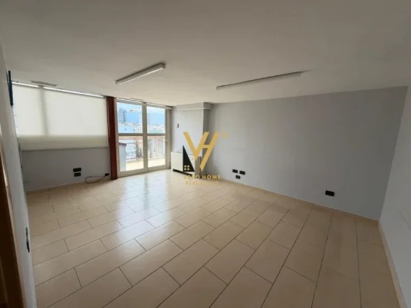 Tirane, jepet me qera zyre Kati 9, 450 m² 6.000 € (RRUGA E KAVAJES)