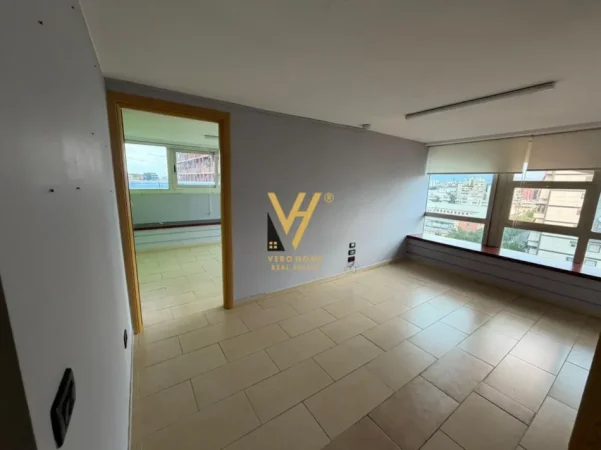 Tirane, jepet me qera zyre Kati 9, 450 m² 6.000 € (RRUGA E KAVAJES)
