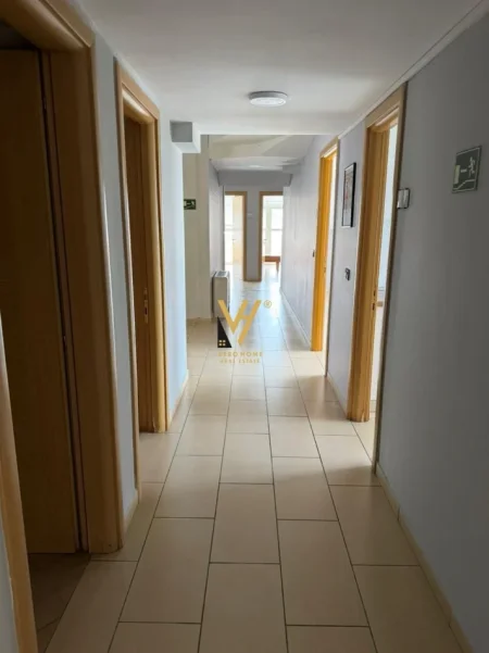 Tirane, jepet me qera zyre Kati 9, 450 m² 6.000 € (RRUGA E KAVAJES)