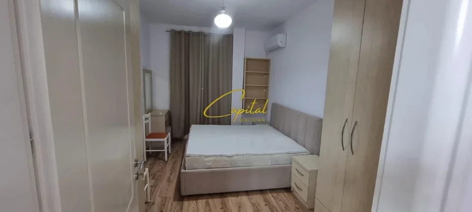Tirane, jepet me qera apartament 3+1 Kati 2, 80 m² 550 € (SAUK)