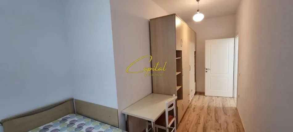 Tirane, jepet me qera apartament 3+1 Kati 2, 80 m² 550 € (SAUK)
