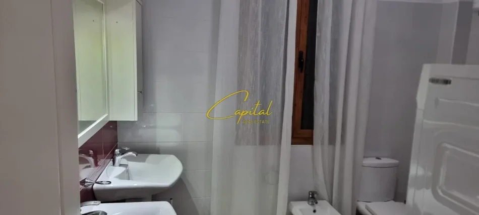 Tirane, jepet me qera apartament 3+1 Kati 2, 80 m² 550 € (SAUK)