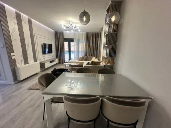 Tirane, jepet me qera apartament 2+1+PARKIM , Kati 3, 92 m² 850 € (GREEN CITY , UNAZA E RE)