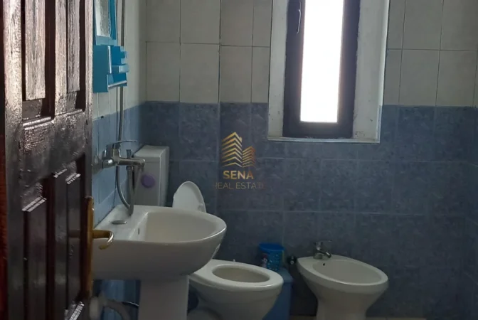 Tirane, jepet me qera apartament 2+1 Kati 2, 80 m² 400 € (Ali Demi)