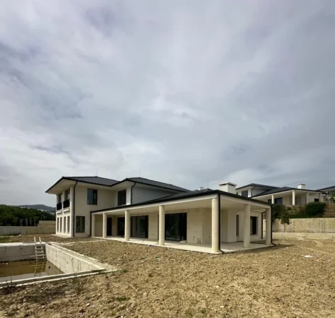 Tirane, shitet Vile Vile 3 Katshe , 939 m² 2.500.000 € (Valles Viridi Residence, TEG)