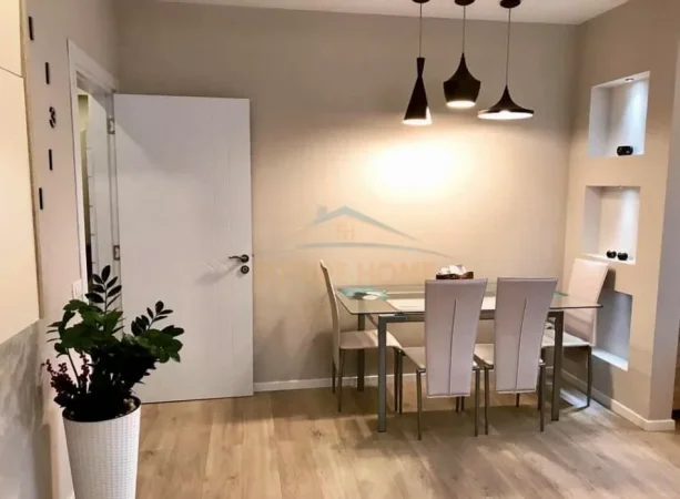 Tirane, jepet me qera apartament 2+1 , 80 m² 800 € 