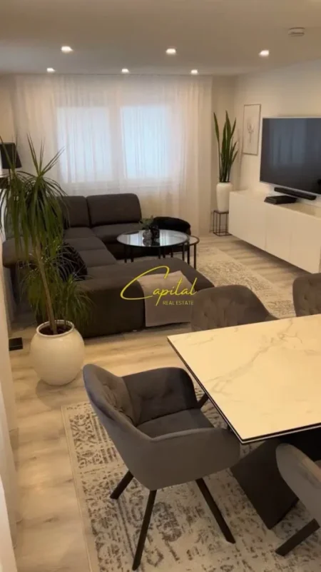 Tirane, jepet me qera apartament 1+1 Kati 7, 78 m² 550 € (5 MAJI)