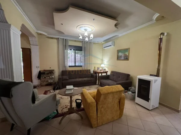 Tirane, jepet me qera apartament Vile 2 Katshe Kati 2, 170 m² 1.400 € (Don Bosko)