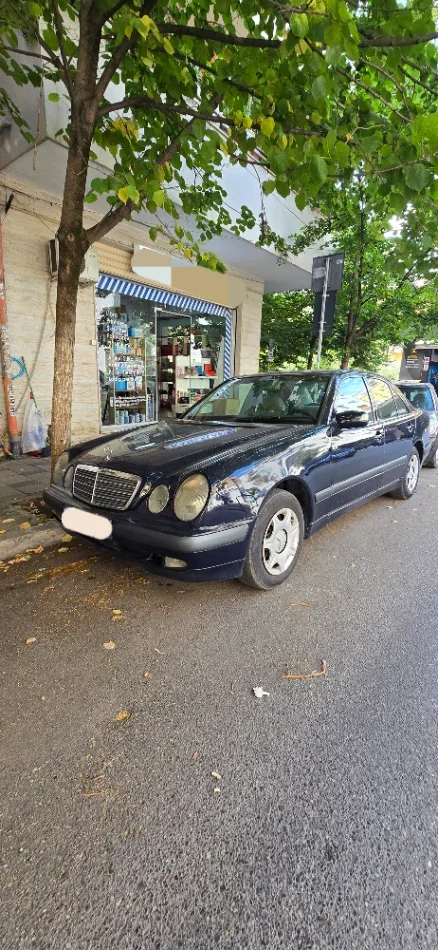 Tirane, shitet makine Shitet EClass 200 viti 2000. Nafte, blu automatik Kondicioner