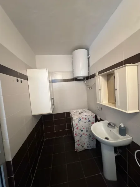 Tirane, shes apartament 2+1+Ballkon Kati 4, 92 m² 145.000 € (Dy Palmat, Astir)