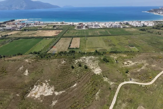 Radhime - Orikum, shitet toke ne bregdet , 8.205 m² (Radhime, Vlore)