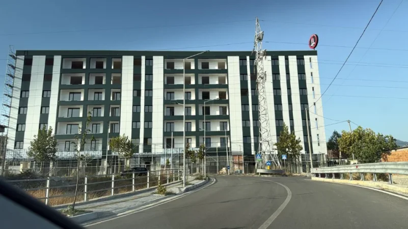 Tirane, shitet apartament 2+1 , 114 m² 142.500 € 