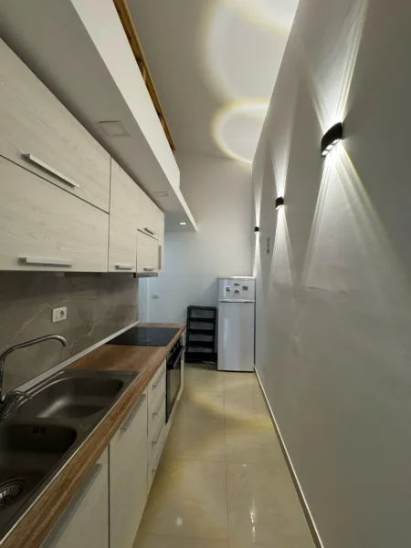 Tirane, jepet me qera apartament 1+1 Kati 6, 90 m² 450 € (Kodra e Diellit ,prane Supermarket Aldi)