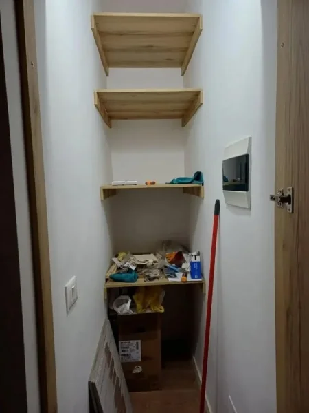 Tirane, jepet me qera apartament 1+1 Kati 5, 40 m² 500 € (Rruga Myslym Shyri)