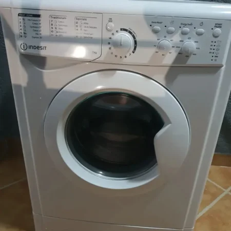 Vlore, jepet me qera apartament 1+1+Ballkon Kati 1, 78 m² 50 € (Rruga Cameria, Vlore, Lungomare)