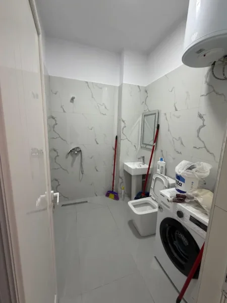 Tirane, jepet me qera 1+1 Kati 2, 60 m² 500 € 