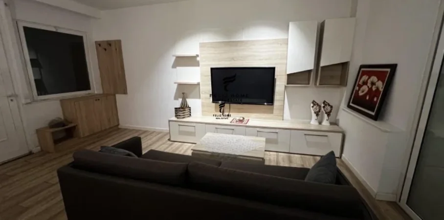 Tirane, jepet me qera apartament 1+1 Kati 1, 60 m² 48.000 € (RRUGA E BARRIKADAVE)