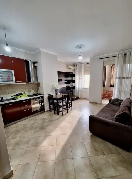 Tirane, jepet me qera apartament 2+1 , 64 m² 550 € 
