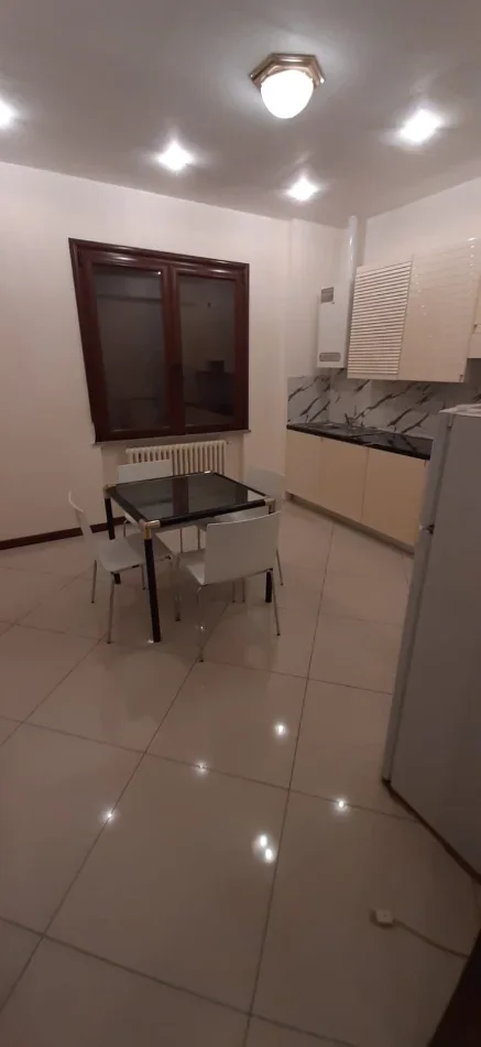 Tirane, jepet me qera Vile 1+1+Ballkon Kati 3, 75 m² 450 € (Kinostudio/Rr.Aleksander i Madh)