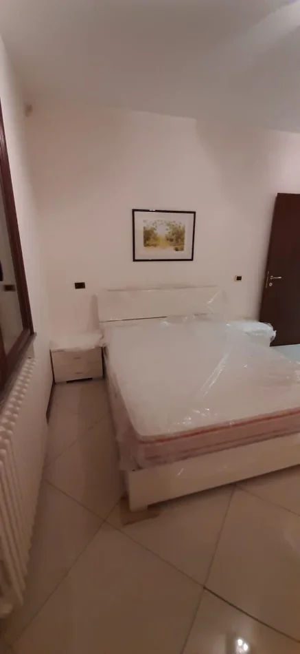 Tirane, jepet me qera Vile 1+1+Ballkon Kati 3, 75 m² 450 € (Kinostudio/Rr.Aleksander i Madh)