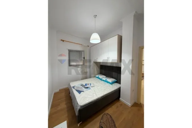 Tirane, jepet me qera apartament 1+1 , 400 €