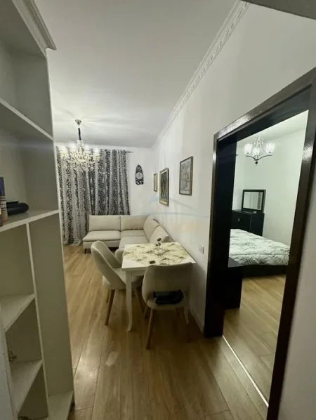 Tirane, jepet me qera apartament 2+1 , 73 m² 700 € 