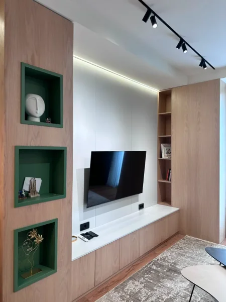 Tirane, jepet me qera apartament 1+1+Ballkon Kati 8, 75 m² 1.000 € (mine peza)