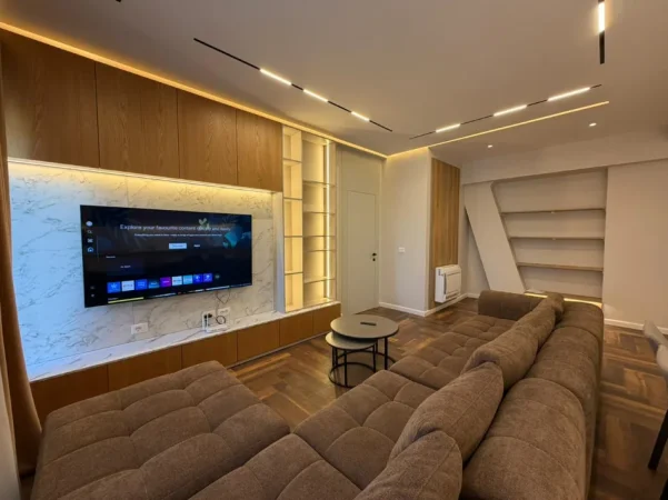 Tirane, jepet me qera apartament 2+1 Kati 13, 130 m² 1.800 € (21 Dhjetori)