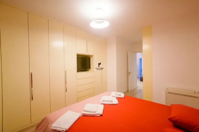 Tirane, jepet me qera apartament 2+1 Kati 5, 105 m² 900 € (BULEVARDI BAJRAM CURRI)