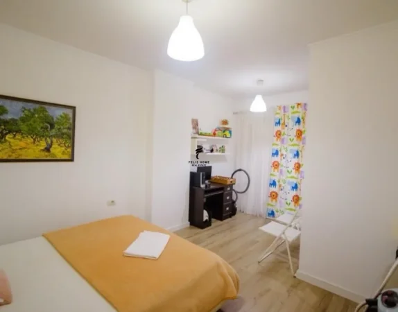 Tirane, jepet me qera apartament 2+1 Kati 5, 105 m² 900 € (BULEVARDI BAJRAM CURRI)