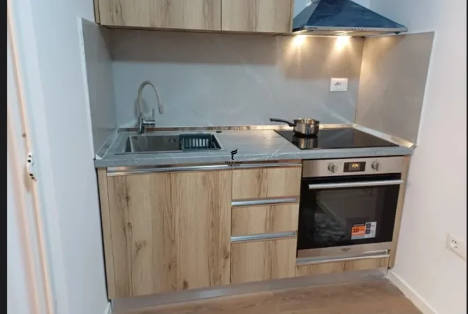 Tirane, jepet me qera garsonier Kati 5, 40 m² 500 € (MYSLYM SHYRI)