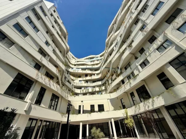 Tirane, jepet me qera ambjent biznesi , 60 m² 600 € 