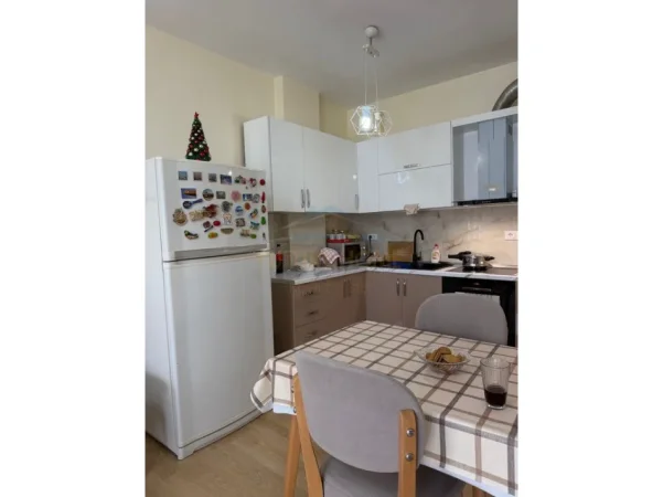 Tirane, shitet apartament 1+1 Kati 3, 69 m² 154.000 € (Koopshti zoologjik)