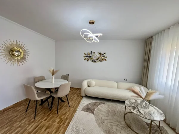 Tirane, jepet me qera apartament 1+1+Ballkon Kati 3, 70 m² 400 € (Allias)