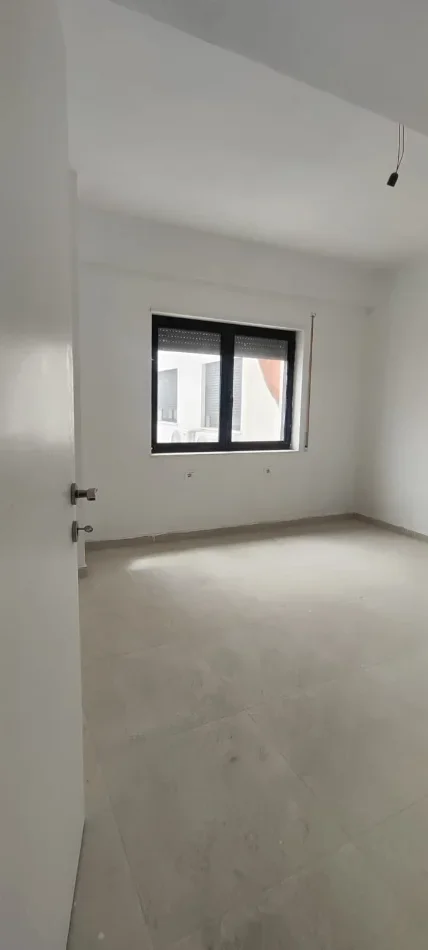 Tirane, shitet apartament duplex 4+1+Ballkon Kati 3, 207 m² 395.000 € (Kodra e Diellit)