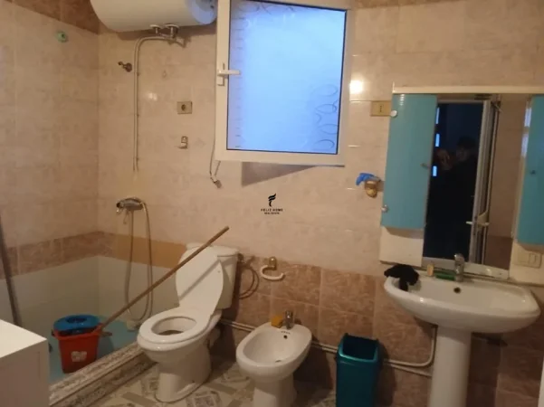 Tirane, jepet me qera apartament 1+1 Kati 1, 65 m² 500 € (SELITE)