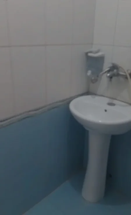 Tirane, jepet me qera apartament 1+1 Kati 3, 50 m² 250 € (Laprakë)
