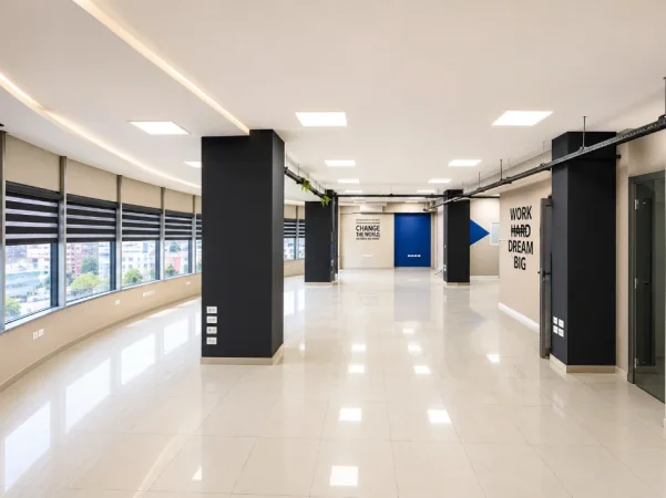 Tirane, jepet me qera zyre Kati 5, 300 m² 2.600 € (Rr. Dibres)