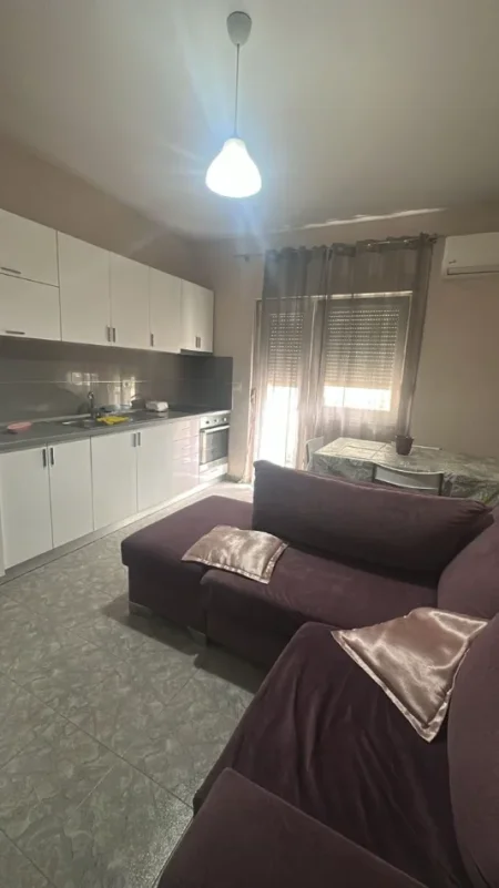 Tirane, jepet me qera apartament 2+1 Kati 4, (rruga e durresit)