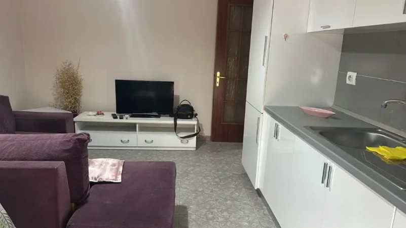 Tirane, jepet me qera apartament 2+1 Kati 4, (rruga e durresit)