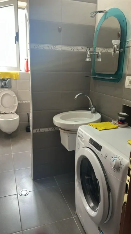Tirane, jepet me qera apartament 2+1 Kati 4, (rruga e durresit)